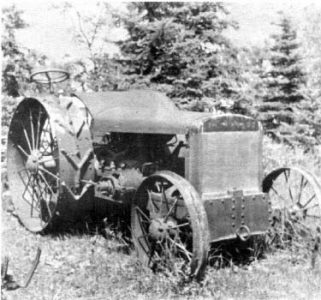 The Vintage Little Giant Tractor Image